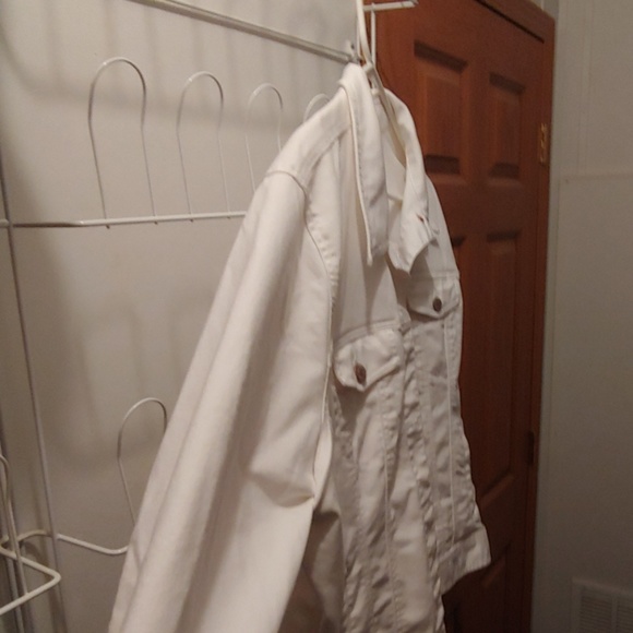 Vest - Picture 4 of 4